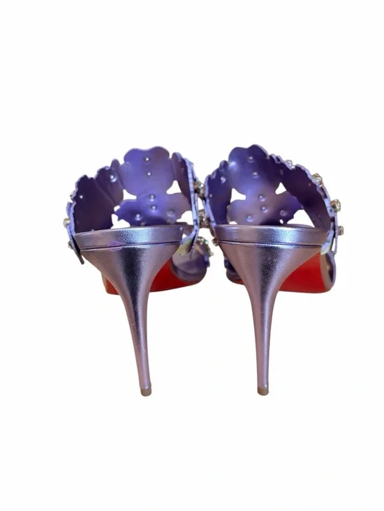 Christian Louboutin Flora
85mm crystal accent wedding heels RETAIL 2,995 - Picture 11 of 13
